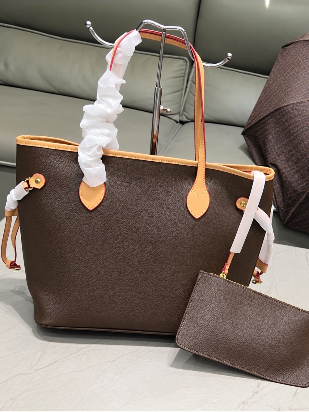 Brown Tote Bag/shoulderbag with Tan Trim & matching wallet